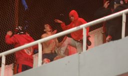 "Hay un claro responsable, no tuvimos nada que ver": Presidente de Independiente se desliga de graves agresiones a hinchas de la U