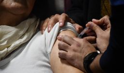 “Nos deja contentos y orgullosos”: Más de 5 mil pacientes han recibido atención gratuita en operativos médicos de Clínica Alemana