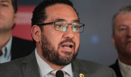 Cataldo y profesor atacado en INBA: Descarta apoyar proyecto que quita gratuidad a alumnos que participen en actos violentos