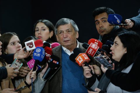 "La unidad es el camino": Oficialismo tras quiebre de pacto parlamentario con FRVS y AH