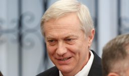 Kast sugiere al presidente de Evópoli tomar un “viadil” tras decir que le “dolería la guata” gobernar juntos