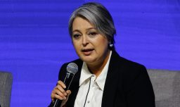 Jara admite error por propuesta de nacionalización del cobre: "En el programa hubo un error y eso se va a corregir"
