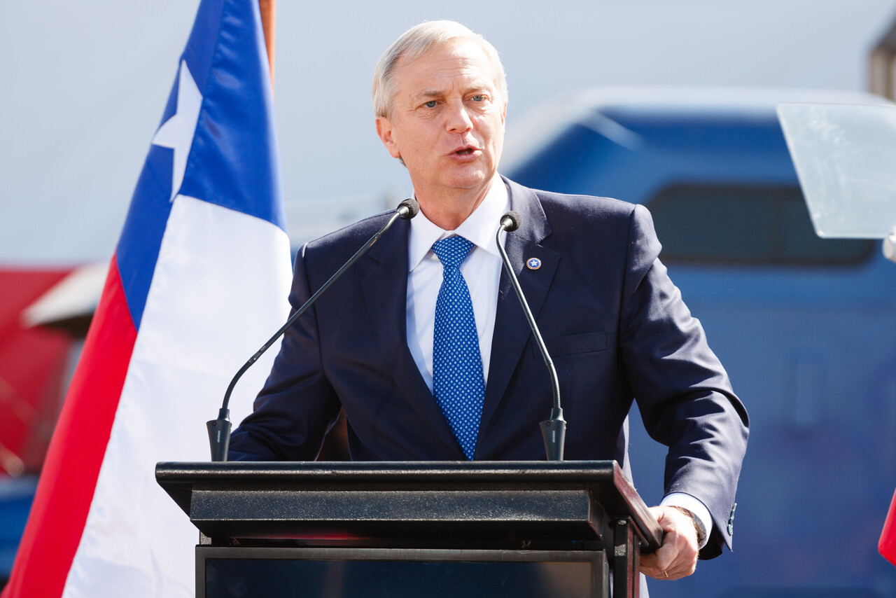 Menos ideología, más seguridad: Cambios en el programa de Kast