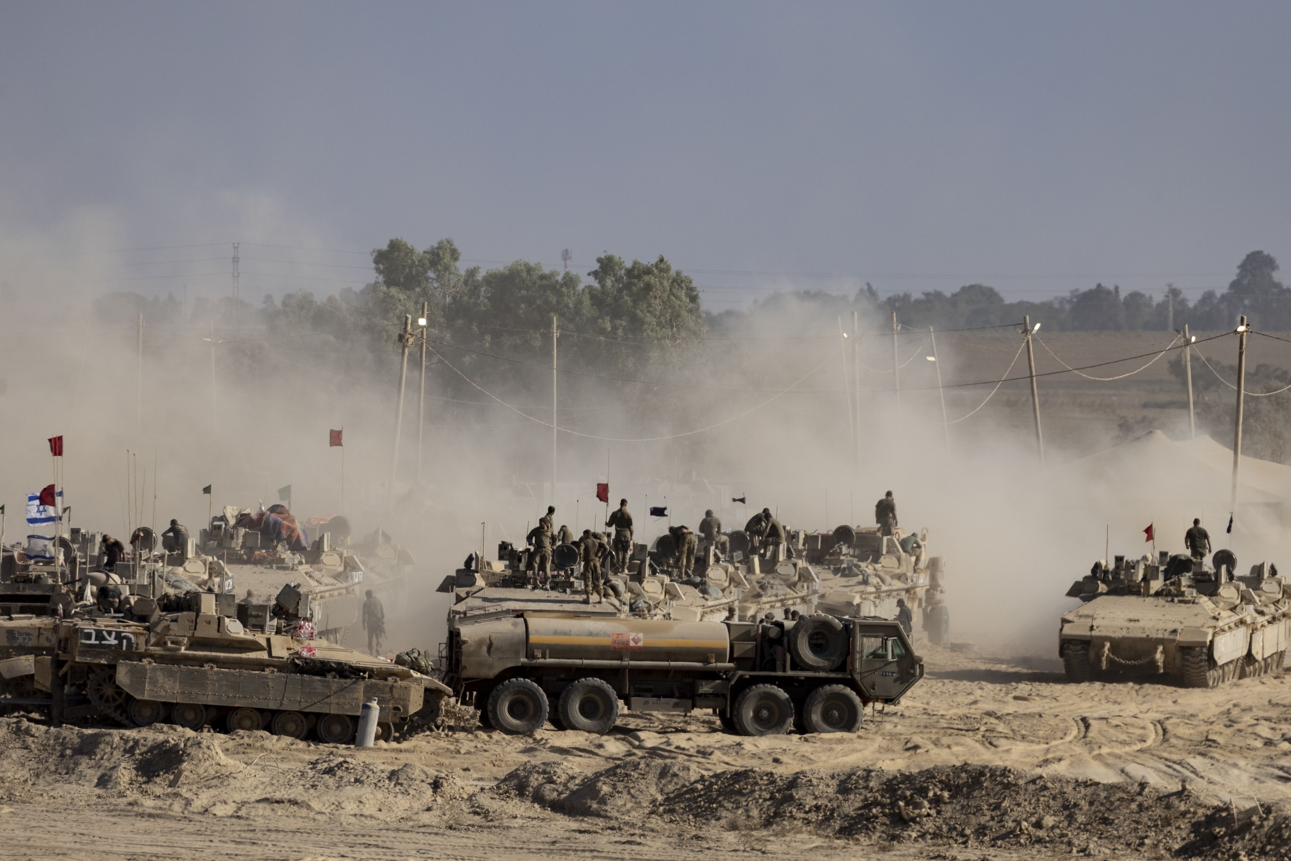 Se ven tropas israelíes cerca de la frontera con Gaza el 6 de agosto/Amir Levy/Getty Images vía CNN Newsource