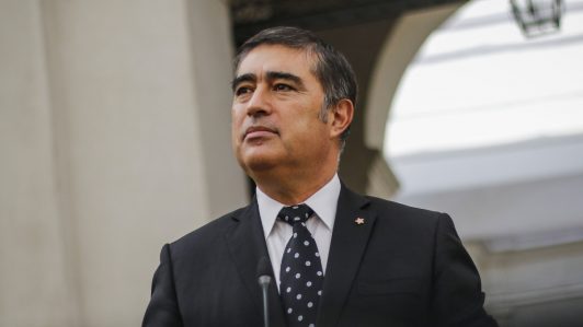 Desbordes visita localidad de Perú y destaca seguridad para erradicar comercio ilegal: Buscará replicar modelo en Barrio Meiggs