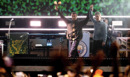 "Estoy orgulloso de él”: Noel Gallagher dice que su hermano Liam “la está rompiendo” en la gira de reunión de Oasis