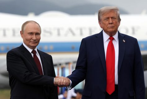 Trump califica de “extremadamente productiva” su reunión con Putin y anuncia próximos contactos con Zelenski y la OTAN