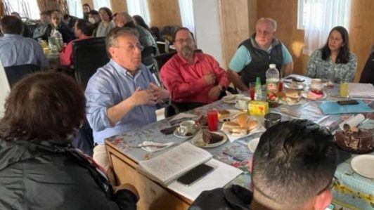 Progresos, desafíos y anhelos locales: así es la radiografía de los dirigentes sociales de Chile en la primera encuesta nacional dedicada a ellos