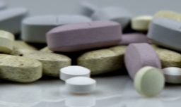 Alerta por la difenhidramina: El medicamento de venta libre contra la alergia que tiene varios riesgos