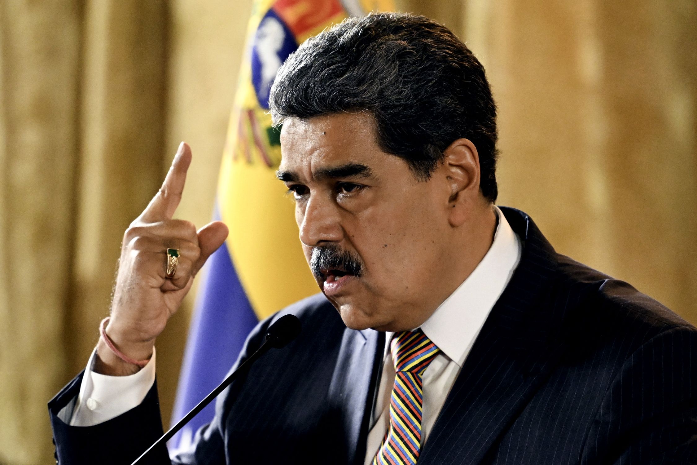 Maduro denuncia violación de tratado por presencia de “submarino nuclear” de EE.UU.