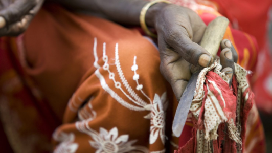 Bebé de un mes muere tras ser sometida a mutilación genital femenina en Gambia: Hay dos mujeres detenidas