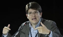 La historia de Miguel Uribe Turbay: Cómo su muerte recuerda la historia de su madre, quien también fue asesinada en Colombia
