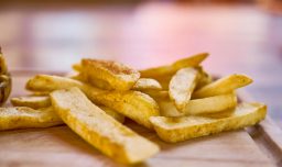 ¿Nacieron en Chile las papas fritas? El sorprendente vínculo con Nacimiento
