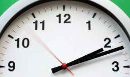 Cambio de hora en Chile: ¿Qué sábado inicia el horario de verano 2025?