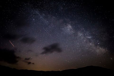 Lluvia de estrellas Perseidas en Chile: ¿Cuándo es el peak en que se podrán ver hasta 100 meteoros por hora?