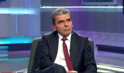 Exfiscal Gajardo dice que hay "hechos reiterados de involucramiento" del narco en instituciones y apunta a levantar secreto bancario