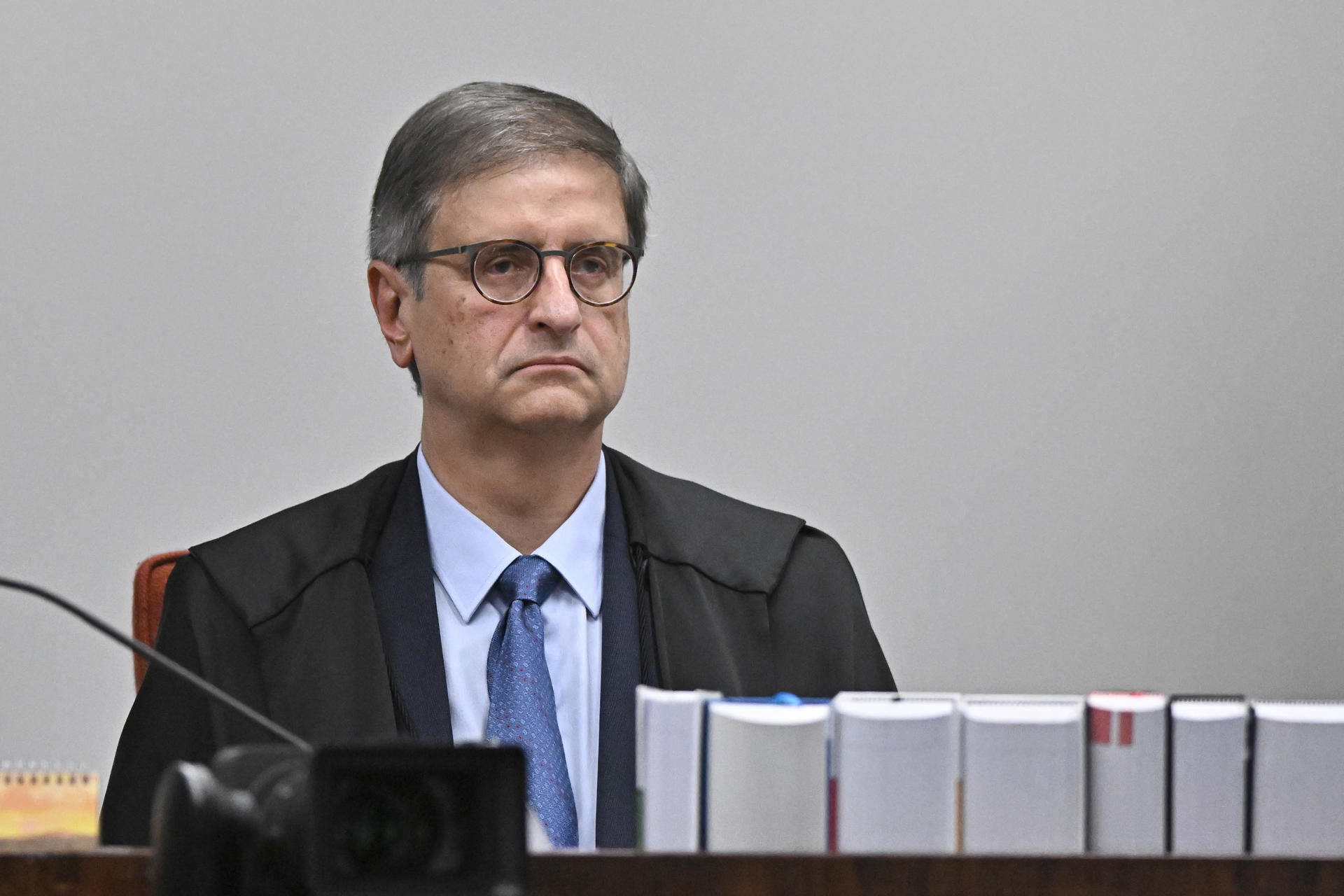 El fiscal general de Brasil, Paulo Gonet, al asistir este martes, 2 de septiembre, al juicio por intento de golpe de Estado del expresidente de Brasil Jair Bolsonaro, en el Supremo Tribunal Federal, en Brasilia (Brasil). EFE/Andre Borges
