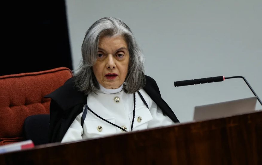 La jueza Cármen Lúcia, durante la exposición de su voto por el juicio al expresidente Jair Bolsonaro, en Brasilia Adriano Machado/Reuters