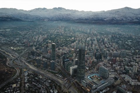 Chile mantiene calificación crediticia "estable" y confirma solidez fiscal ante agencias internacionales