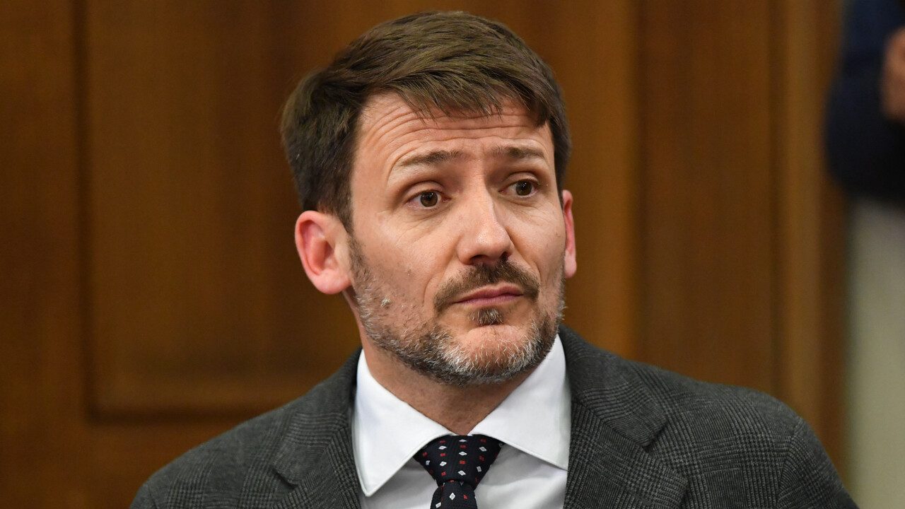 AHORA | Oposición ingresa acusación constitucional contra Diego Pardow por cobros excesivos en cuenta de luz