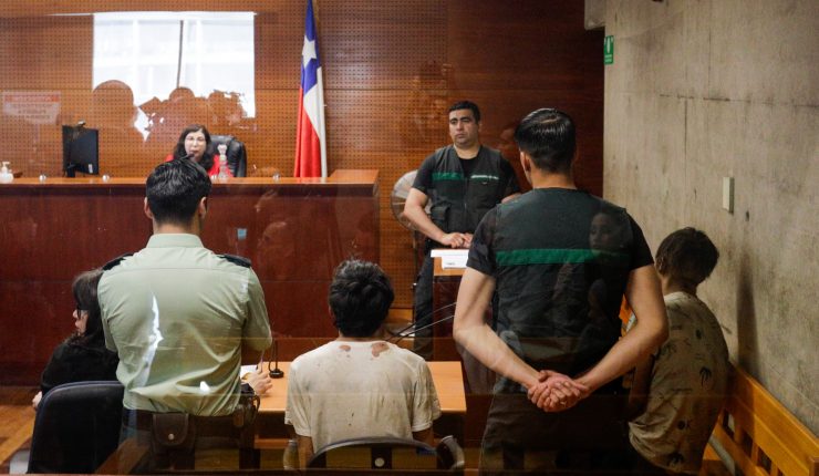 Imputados por choque de furgón escolar atacados en Santiago 1