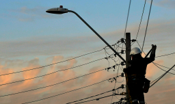 Cortes de luz programados en la RM: estas son las comunas afectadas este martes 6 de enero