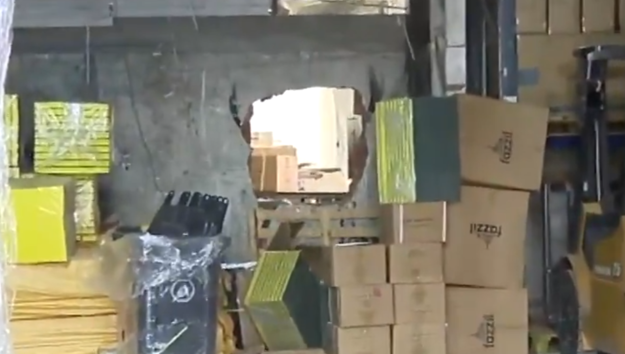 Cinematográfico robo a dos empresas en Santiago: Delincuentes realizaron un forado para millonario hurto