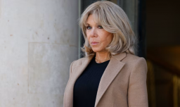 La primera dama francesa, Brigitte Macron, está sufriendo una profunda ansiedad tras rumores sobre su género, según su hija