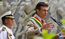 Rodrigo Paz dice que Bolivia "tiene que cambiar" la relación con Chile pero "sin dejar a un lado la lucha por nuestro mar"