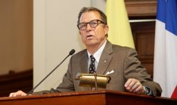 Sebastián Edwards, economista: "En la mirada de Trump, América Latina tiene un okupa claro: China"