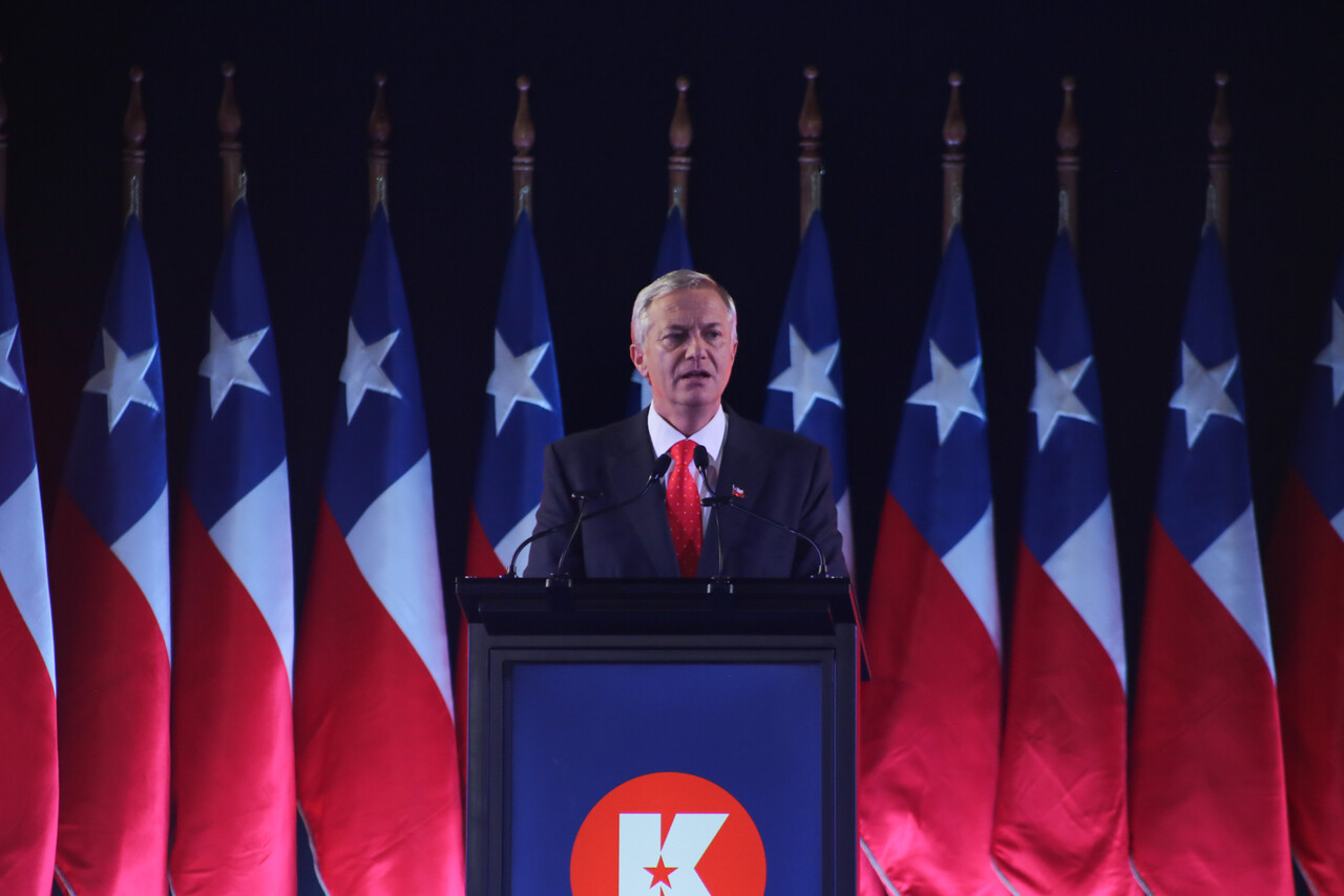 José Antonio Kast en la casa del deporte de Chillán/Agencia Uno
