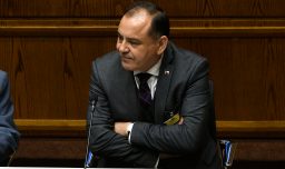 Exmagistrado Antonio Ulloa deberá devolver departamento y auto judicial tras ser destituido por el Senado