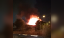 Incendio en Cerrillos destruye cinco viviendas y moviliza a más de 90 bomberos