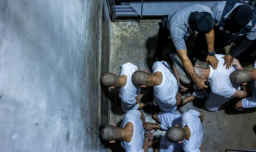 40 venezolanos denuncian haber sido torturados mientras estaban detenidos en megacárcel de El Salvador