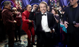 Raphael es homenajeado con el premio "Persona del año 2025" que entregan los Latin Grammy