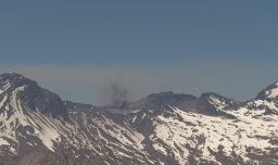 Registran nueva actividad en el volcán Planchón Peteroa: Columna de gases y piroclastos que alcanzaron 1.860 metros de altura