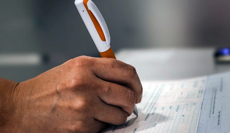 Fiscalizadora podrá usar fotos de redes sociales para verificar licencias médicas Fiscalizadora podrá usar fotos de redes sociales para verificar licencias médicas