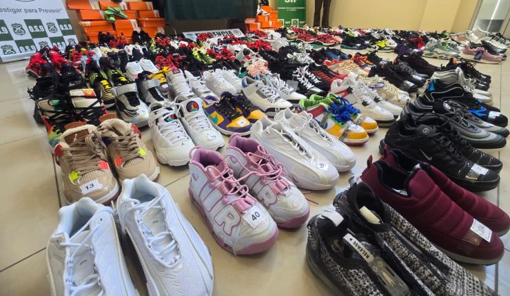Desarticulan red clandestina de zapatillas falsificadas en Coquimbo Desarticulan red clandestina de zapatillas falsificadas en Coquimbo