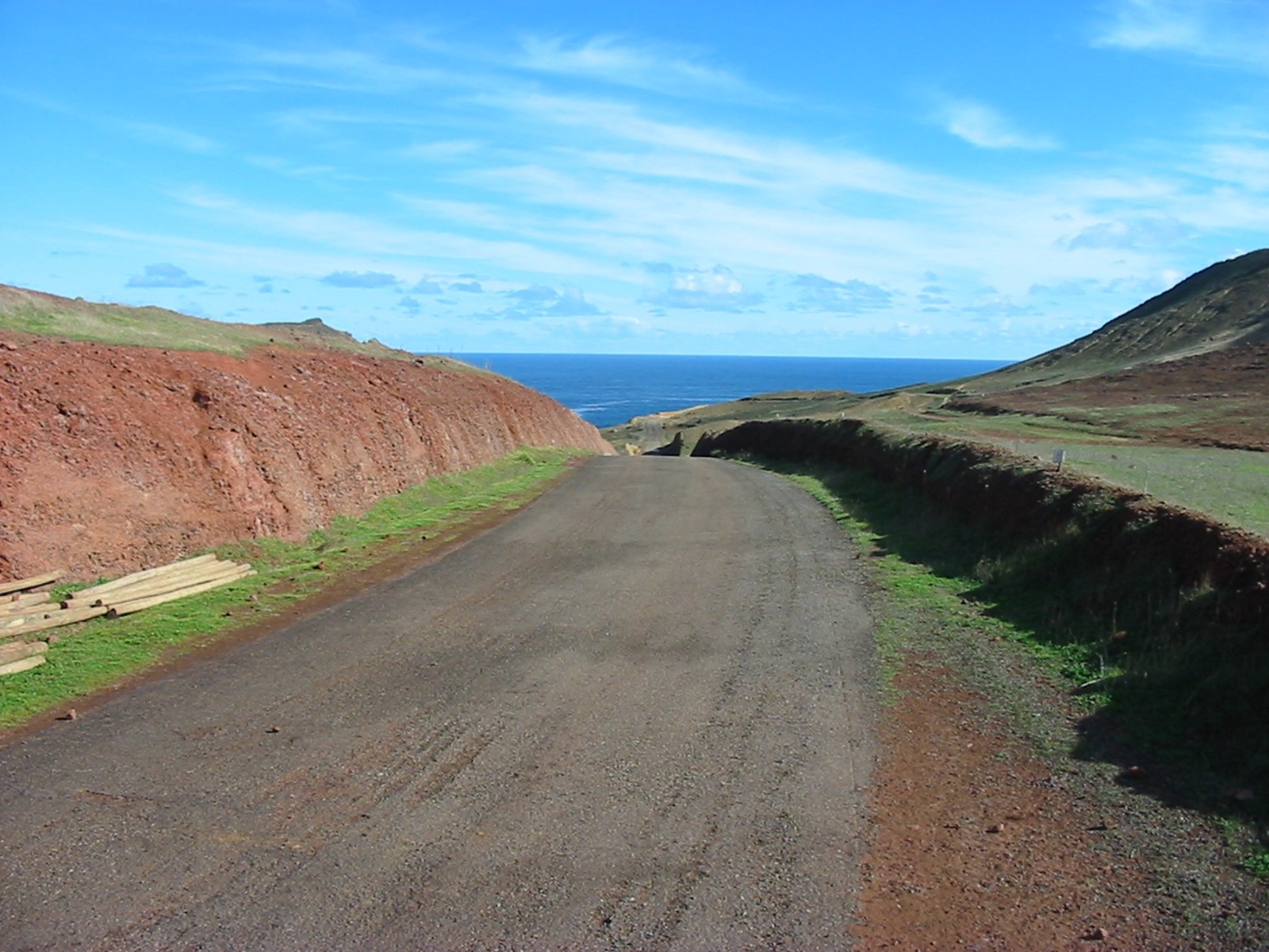 Renovación del acceso vial del Aeródromo del Archipiélago Juan Fernández contempla inversión de más de $10 mil millones/MOP