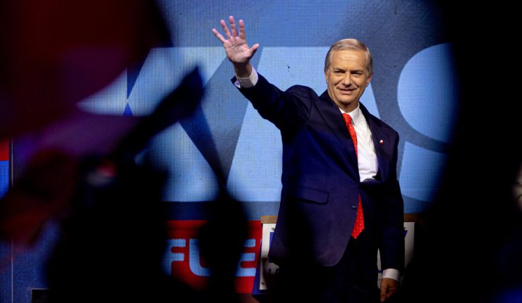 Ministro de Economía de Milei felicita a Kast por pasar a segunda vuelta Ministro de Economía de Milei felicita a Kast por pasar a segunda vuelta