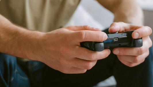 Mercado gamer crece a U$219 mil millones: La crisis del modelo AAA y el ascenso de juegos impulsados por usuarios