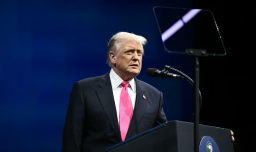 Trump firma un proyecto de ley que obliga al Departamento de Justicia a publicar los archivos de Epstein