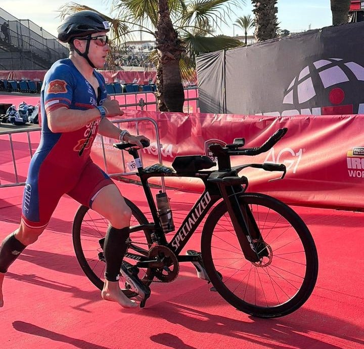 Oficial del Ejército destacó entre los 6 mil deportistas del Ironman 70.3 de España: Fue el cuarto mejor chileno/Ejército