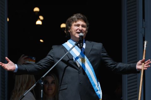 Los polémicos recortes sociales del Presupuesto 2026 de Milei: Eliminan fondos a universidades y personas con discapacidad