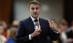 Macron felicita a Kast tras su victoria: También agradeció al presidente Boric por “el trabajo fructífero realizado juntos”