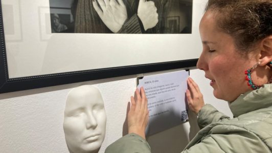 Matucana 100 anuncia muestra multisensorial con autorretratos de personas ciegas: ¿Cuándo se podrá visitar?