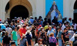 Miles de chilenos aprovechan el feriado del 8 de diciembre: ¿Por qué se conmemora esta fecha?