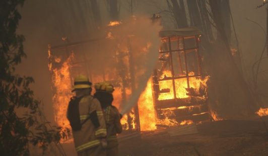 Muere comandante de Bomberos de Litueche mientras combatía incendio forestal en la comuna