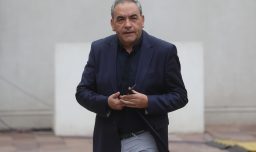 Senador Fidel Espinoza responsabiliza al Frente Amplio y al Gobierno por la derrota de Jeannette Jara