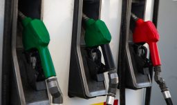 Enap anuncia fuerte baja en combustibles: Gasolinas de 93 y 97 caen más de $26 por litro